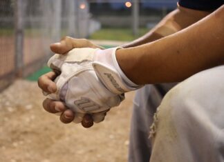 Jakim słowem można zastąpić słowo film?