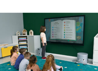 Tablica multimedialna – jakie daje korzyści dla uczniów i nauczycieli? Tablica multimedialna