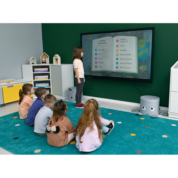 Tablica multimedialna